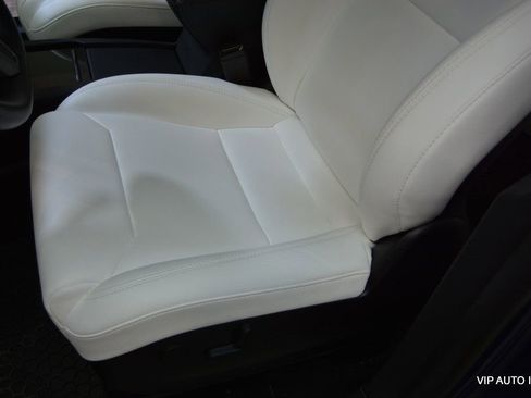 Used 2019 Tesla Model X 100D image 17