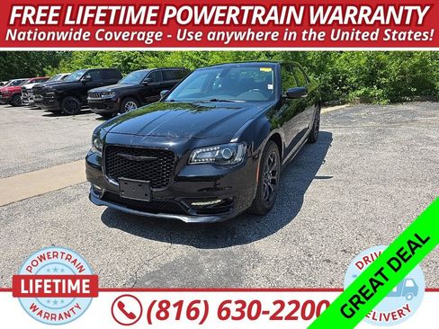 Used 2021 Chrysler 300 Touring L AWD/4WD image 1