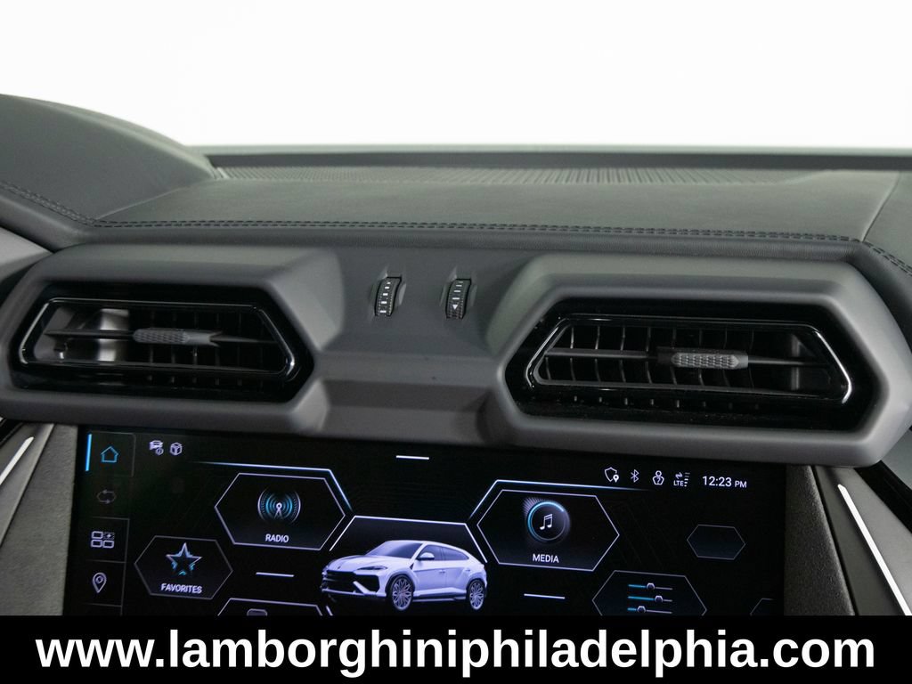 Used 2025 Lamborghini Urus S AWD/4WD image 33