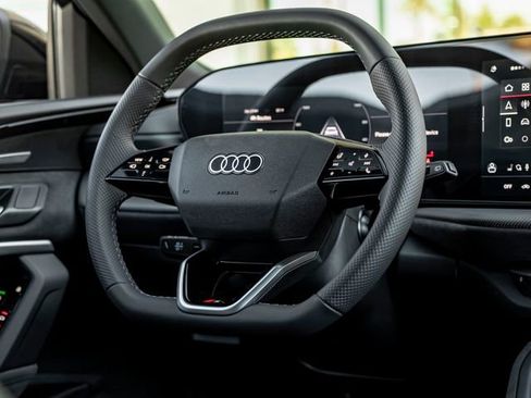 New 2025 Audi SQ5 Premium Plus AWD/4WD image 21