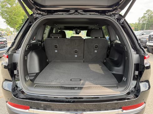 New 2026 Jeep Grand Cherokee Laredo X RWD image 32