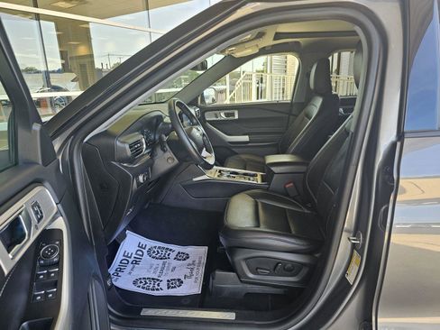 Used 2022 Ford Explorer Limited w/ Equipment Group 301A image 39