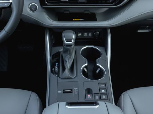 New 2026 Toyota Highlander XLE AWD/4WD image 11