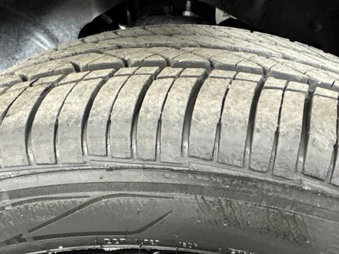 Certified 2024 RAM 1500 Laramie AWD/4WD image 12