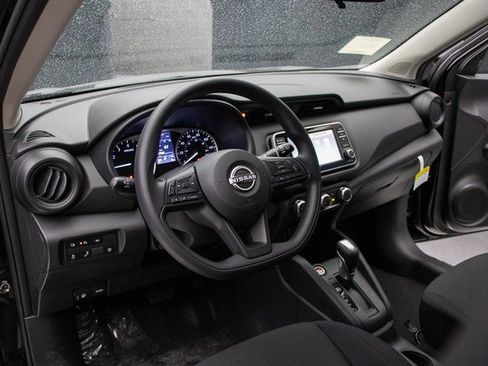 New 2025 Nissan Kicks Play S image 26