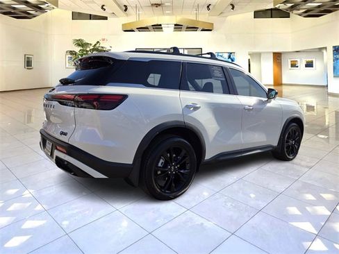 Certified 2025 INFINITI QX60 Luxe w/ Black Edition image 7