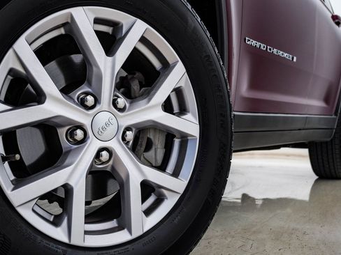 Used 2022 Jeep Grand Cherokee Limited image 5