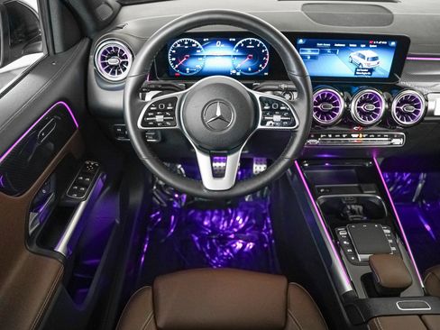 Certified 2022 Mercedes-Benz GLB 250 4MATIC image 15