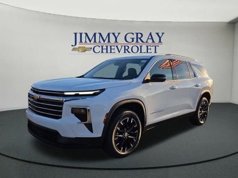 New 2026 Chevrolet Traverse LT image 7