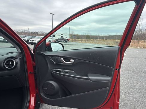 Used 2022 Hyundai Kona Limited image 16