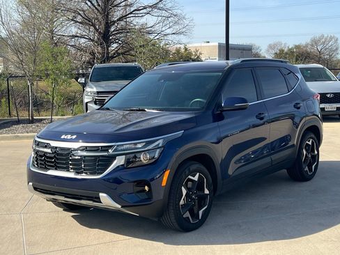 Used 2024 Kia Seltos EX image 4