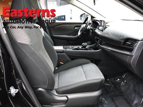 Used 2023 Nissan Rogue SV FWD image 23