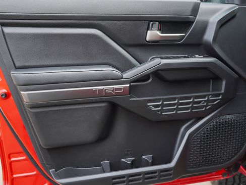 Used 2025 Toyota Tacoma TRD Off-Road image 20