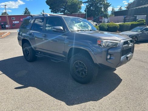 Used 2017 Toyota 4Runner SR5 Premium AWD/4WD image 6