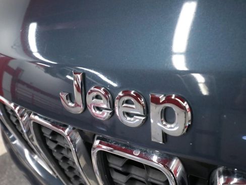 Used 2021 Jeep Grand Cherokee Limited image 32