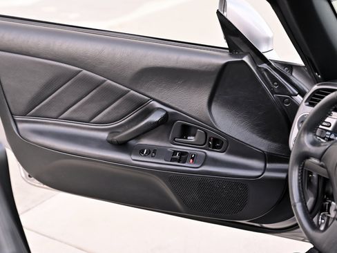Used 2001 Honda S2000 image 27