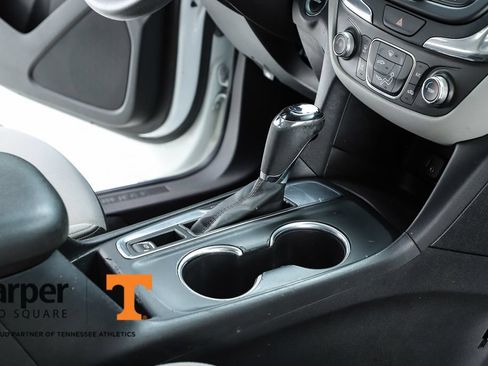 Used 2018 Chevrolet Equinox LS FWD image 32