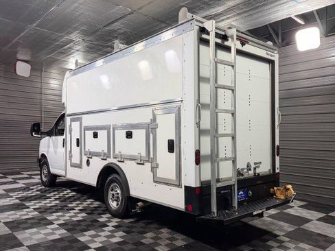 Used 2022 GMC Savana 3500 w/ Power Convenience Package image 7