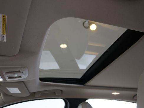 Used 2023 Nissan Ariya AWD image 18