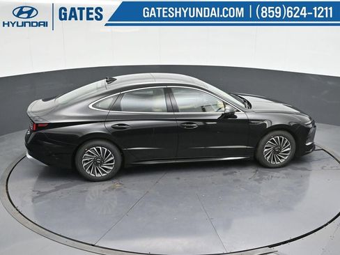 New 2025 Hyundai Sonata Limited image 40
