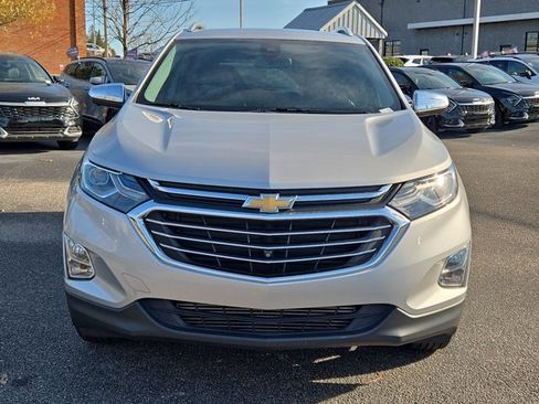 Used 2020 Chevrolet Equinox Premier image 2