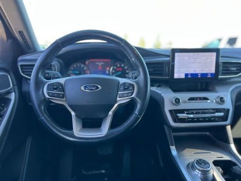 Used 2020 Ford Explorer XLT w/ Equipment Group 202A image 11