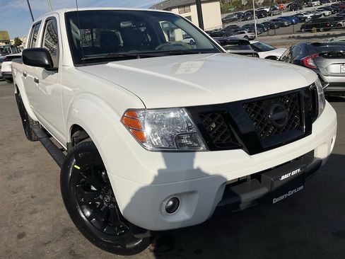 Used 2021 Nissan Frontier SV w/ Midnight Edition Floor Mats image 1