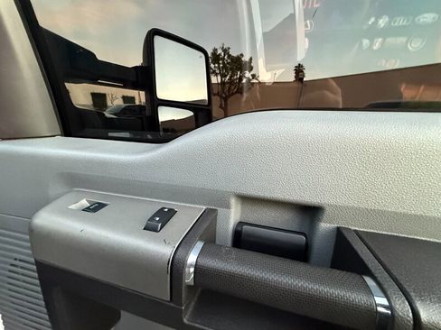 Used 2015 Ford F350 XLT image 40