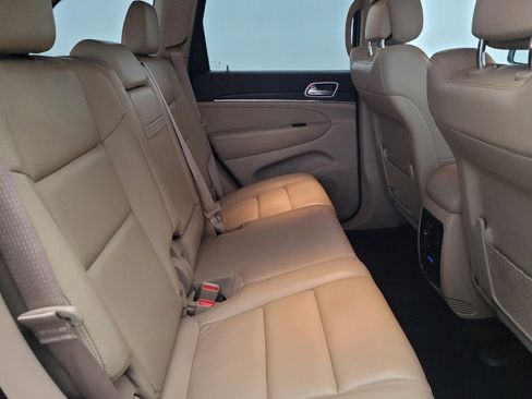 Used 2019 Jeep Grand Cherokee Limited AWD/4WD image 19
