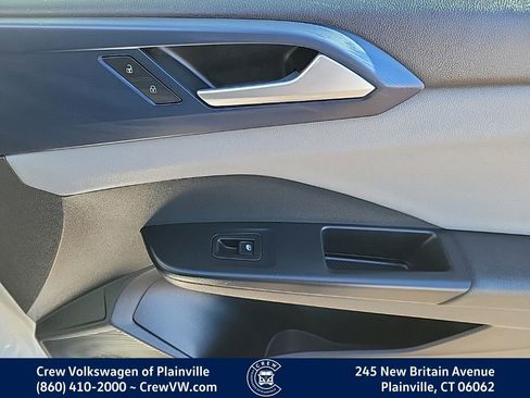 Certified 2022 Volkswagen Taos SE image 41