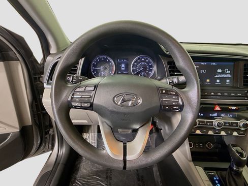 Used 2020 Hyundai Elantra SEL FWD image 13