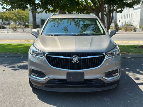 Used 2019 Buick Enclave Essence image 2