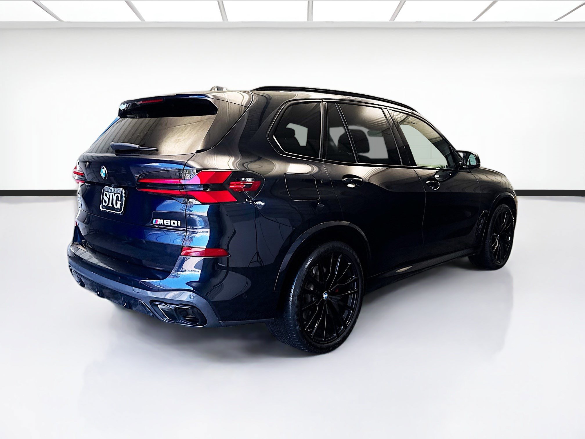 Used 2024 BMW X5 M60i w/ Executive Package AWD/4WD image 4