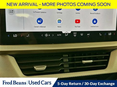 Used 2026 Ford Explorer Active AWD/4WD image 11