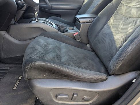 Used 2014 Nissan Rogue SV w/ SV Premium Package image 15