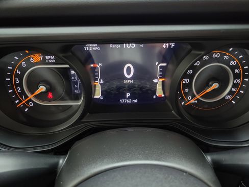 Used 2024 Jeep Wrangler Unlimited Rubicon image 30