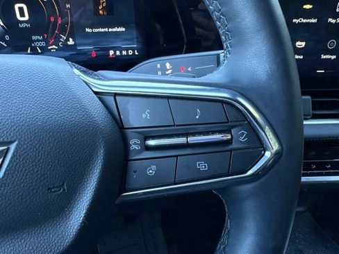 Used 2025 Chevrolet Equinox LT AWD/4WD image 9