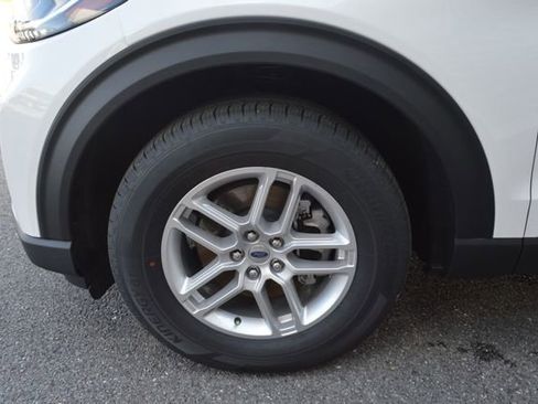 New 2026 Ford Explorer Active image 10