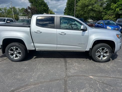 Used 2017 Chevrolet Colorado Z71 AWD/4WD image 3