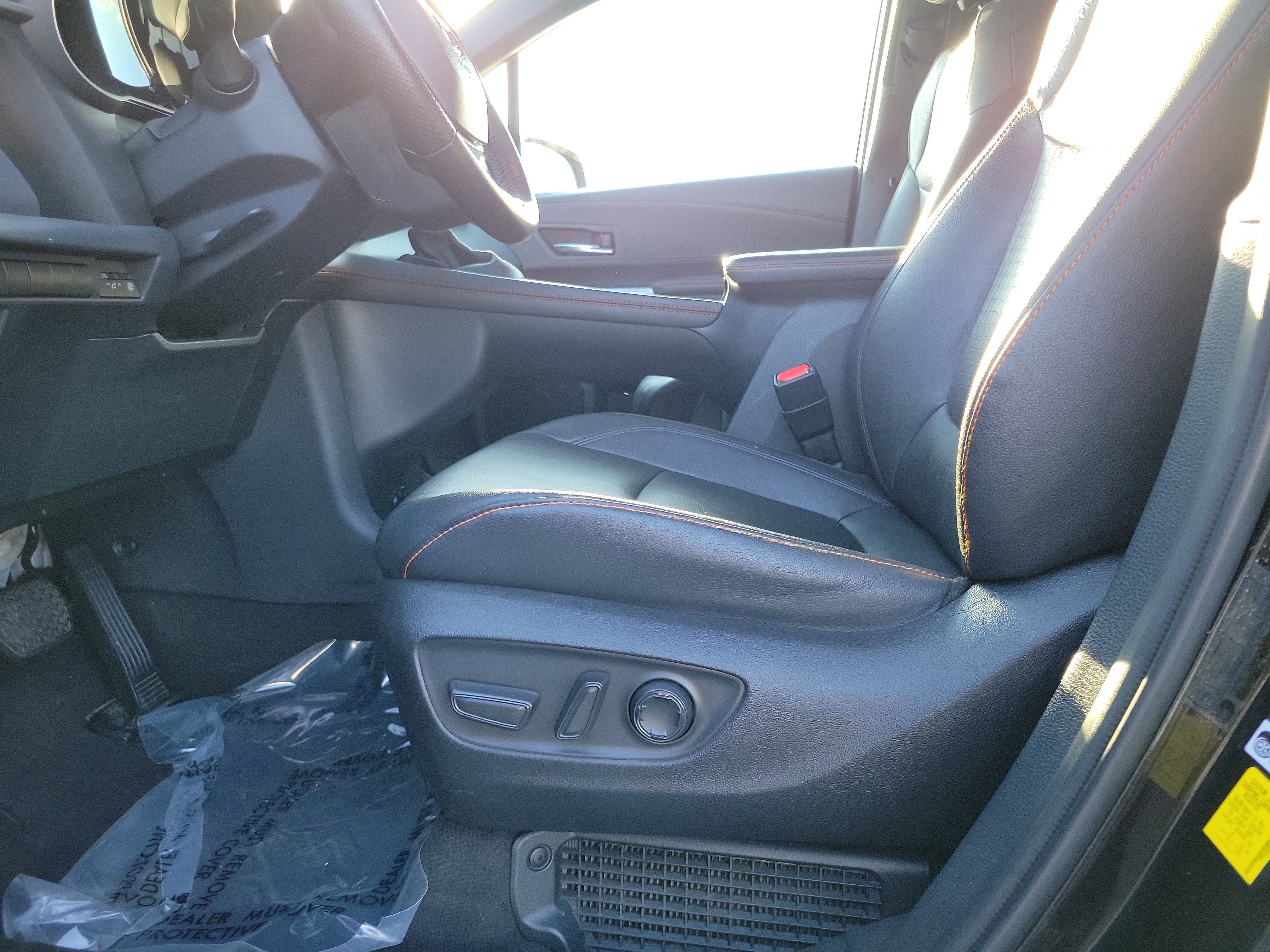 Used 2023 Toyota Sienna XSE FWD image 16