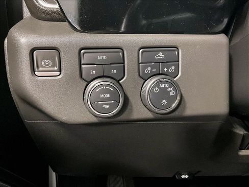 Used 2023 Chevrolet Silverado 1500 LT AWD/4WD image 25