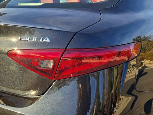 Used 2022 Alfa Romeo Giulia Veloce image 10