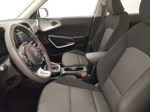 Used 2020 Kia Soul LX FWD image 17