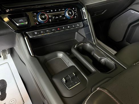 Used 2024 GMC Sierra 2500 AT4X image 54