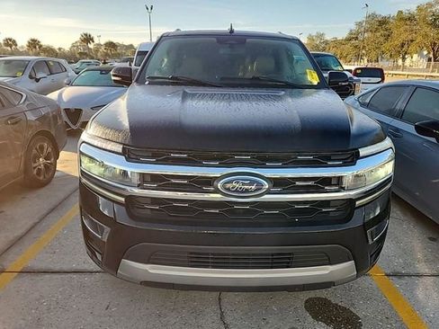 Used 2022 Ford Expedition Limited image 8
