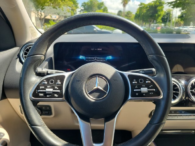 Used 2022 Mercedes-Benz GLA 250 4MATIC image 29