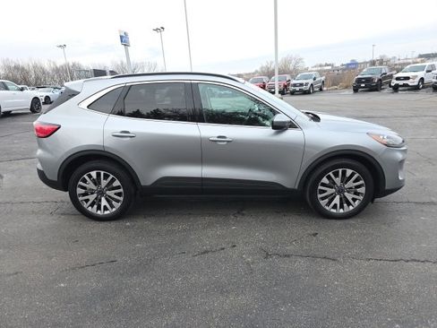 Certified 2022 Ford Escape Titanium image 10