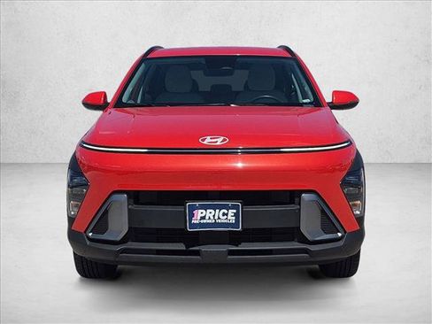 Used 2024 Hyundai Kona SEL AWD/4WD image 2