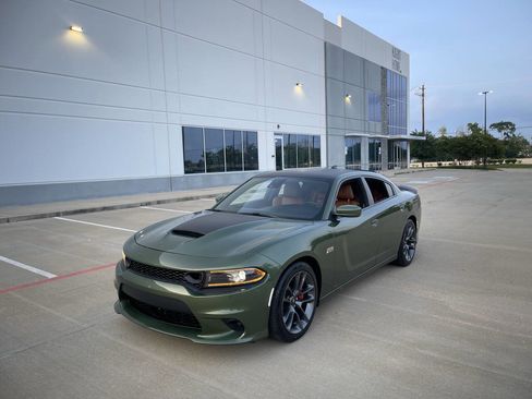 Used 2022 Dodge Charger Scat Pack w/ Plus Group RWD image 16