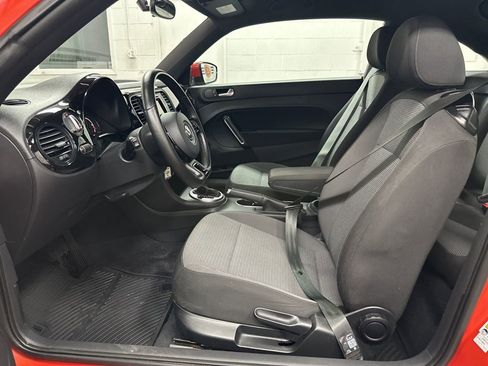 Used 2019 Volkswagen Beetle 2.0T S image 19